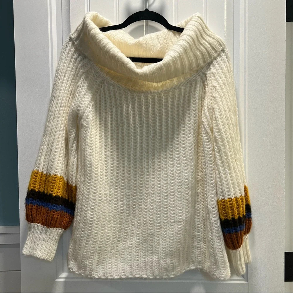 Promesa Beautiful Chunky Ivory Cowl Sweater w/Colorful Stripes‎ on Sleeves. S/M.